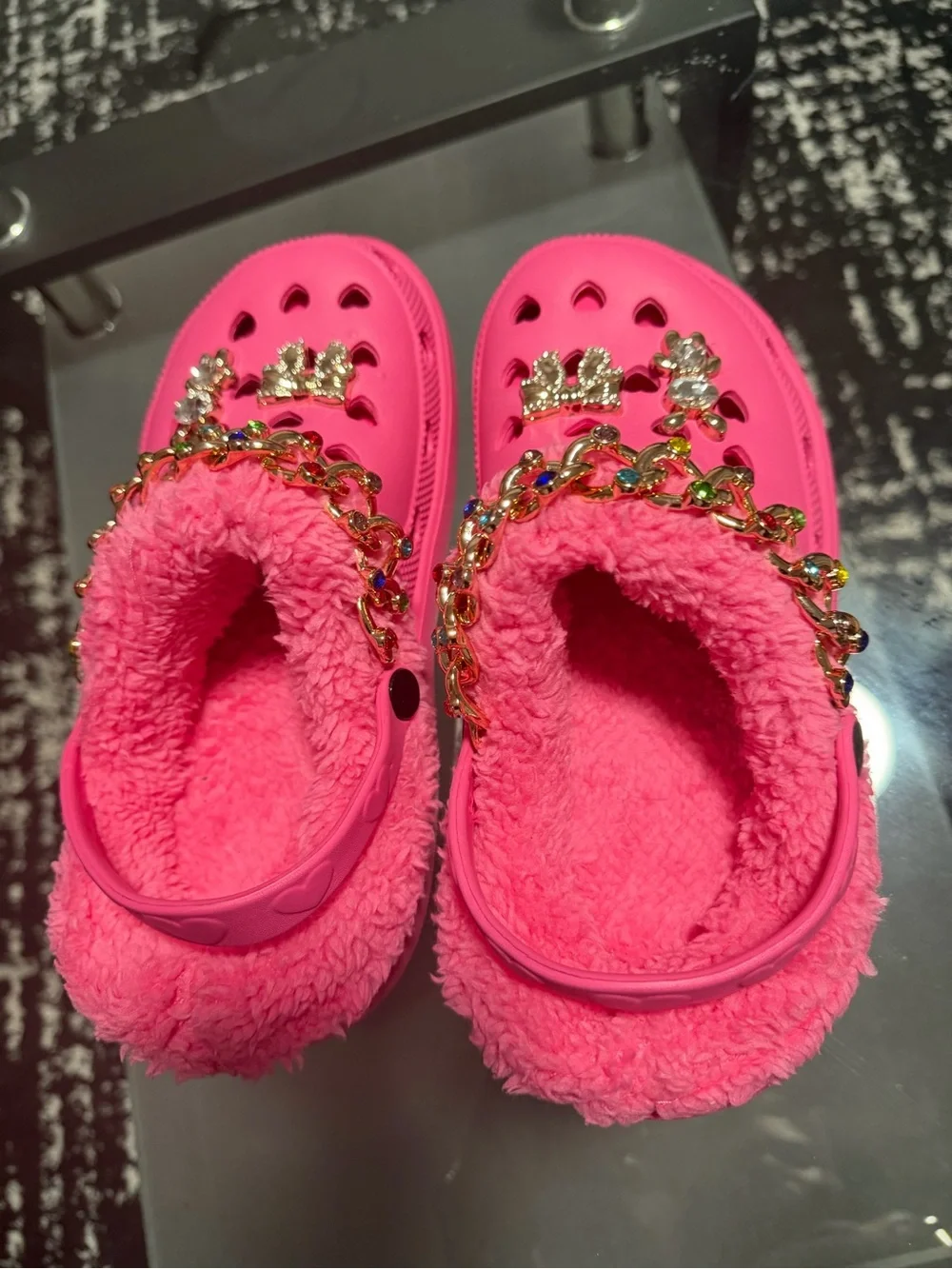 Girls' Plush-Lined Hot Pink Slip-On Clog with Decorative Chain